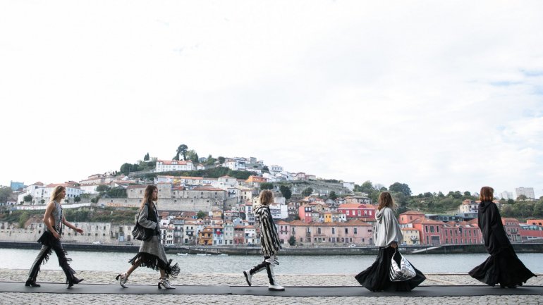 A 45ª edição do Portugal Fashion prevê 30 desfiles, nos quais participam seis escolas de moda, 11 jovens designers, 21 criadores e marcas, oito marcas de calçado e quatro marcas de kidswear