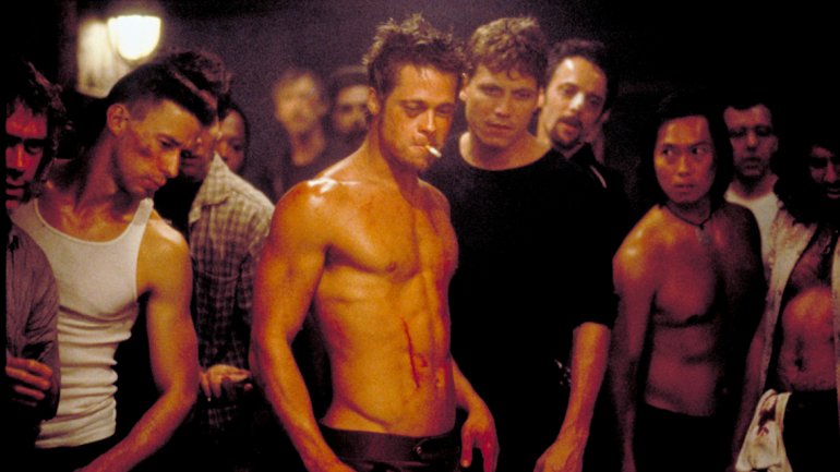 Brad Pitt como Tyler Durden, o anti-herói de Fight Club