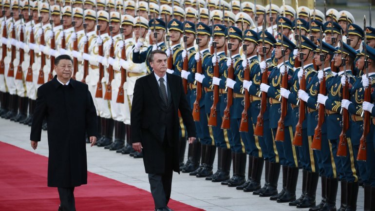 Jair Bolsonaro encontrou-se esta sexta-feira com o homólogo chinês, Xi Jinping