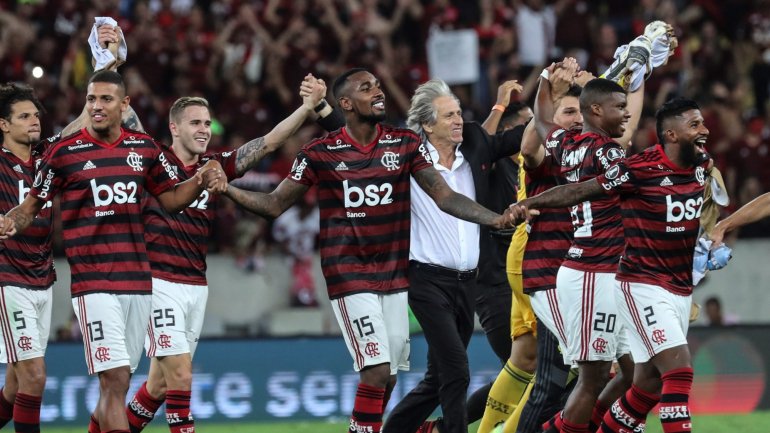 &quot;O Flamengo criou condições para ter sucesso e só faltava juntar um treinador de alto nível&quot;, referiu Deco