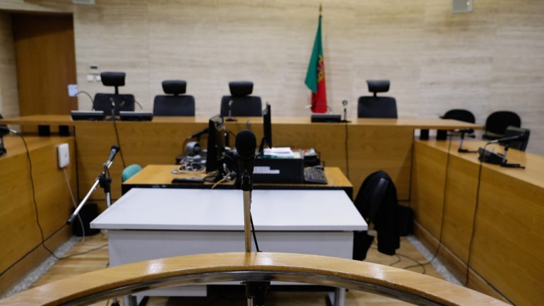 O Tribunal Administrativo de Lisboa ditou que Agostinho tem a receber 1506€ por cada dia de prisão mas o seu advogado vai recorrer