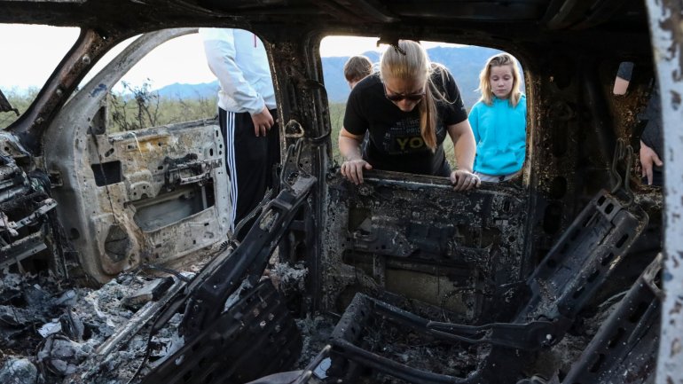 O estado de um dos carros em que seguiam membros de uma família mormon, alvos de um ataque brutal na zona norte do México