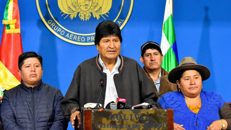 Líderes da esquerda latino-americana reunidos na Argentina denunciaram o que apelidam ser um golpe de Estado na Bolívia, enquanto governos de direita se têm mantido no silêncio
