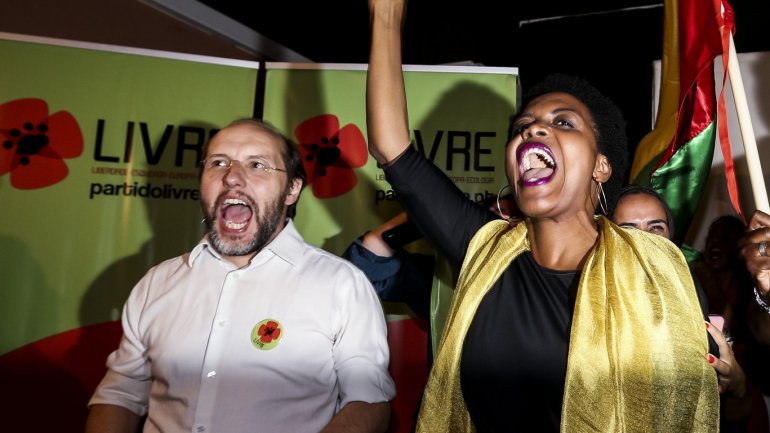 Rui Tavares e Joacine Katar Moreira na noite eleitoral em que a deputada foi eleita
