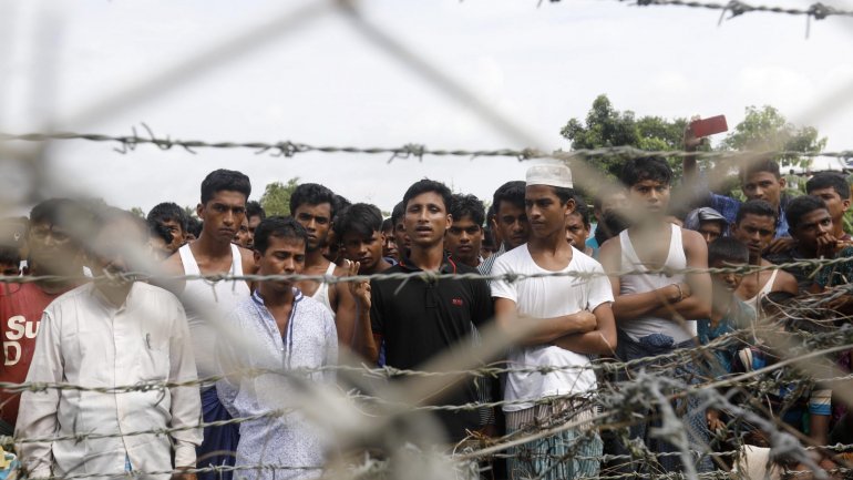 Refugiados roinghya num campo no Bangladesh