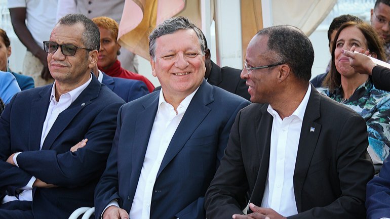 Sobre a sua participação no CV Next, Durão Barroso destacou a &quot;estratégia e vontade&quot; de Cabo Verde, que tem vindo a conseguir &quot;resultados notáveis&quot; em vários indicadores, como da democracia