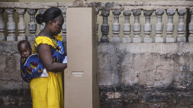 Mais de 760.000 guineenses são este domingo chamados às urnas para escolherem o próximo Presidente da Guiné-Bissau