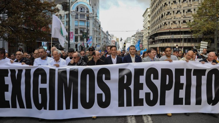 Primeiro dia de manifestações terá ações na Final Four da Taça da Liga em futebol, em Braga, em frente do Ministério das Finanças, em Lisboa, e em Faro