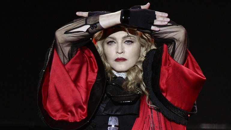 Madonna atuou em Portugal pela primeira vez em 2004 com a “Re-Invention Tour”
