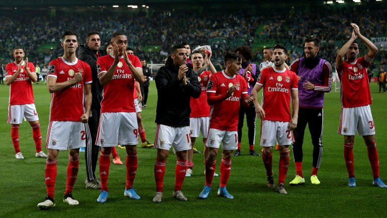 Benfica aproveitou derrota do FC Porto com o Sp. Braga para reforçar liderança da Liga com mais sete pontos do que os dragões