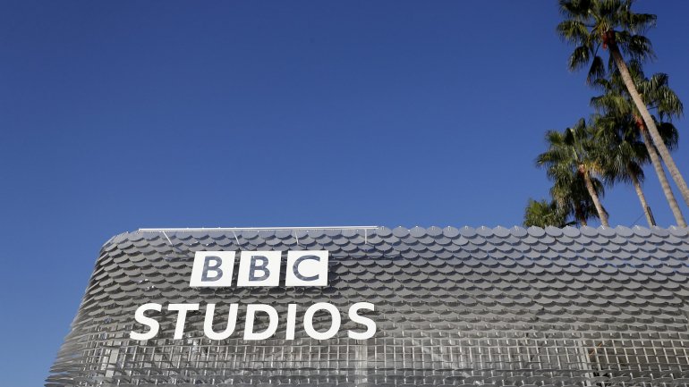 &quot;Devemos remodelar a BBC News para a próxima década de forma a economizar somas substanciais&quot;, anunciou a diretora de informação