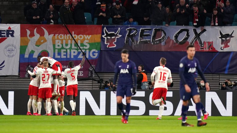 O capitão Sabitzer marcou os dois golos do RB Leipzig contra o Tottenham