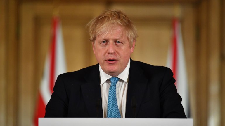 Boris Johnson vai ficar a trabalhar a partir da residência oficial, o número 10 de Downing Street