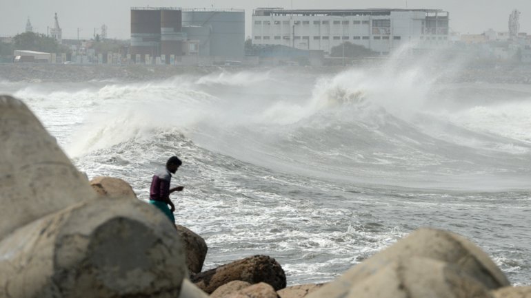 O super ciclone Amphan poderá provocar ondas enormes e largar grandes quantidades de chuva, provocando várias inundações