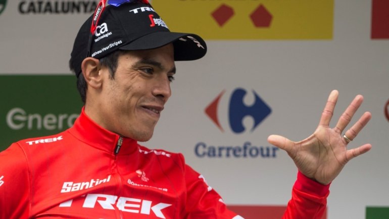 O ciclista colombiano representava a Trek-Segrafedo que suspendeu de imediato o corredor