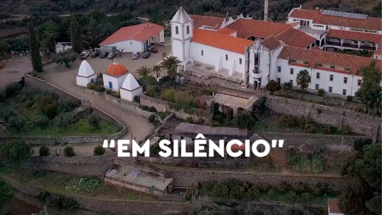 A série de reportagens conta várias histórias de abusos sexuais na Igreja Católica em Portugal