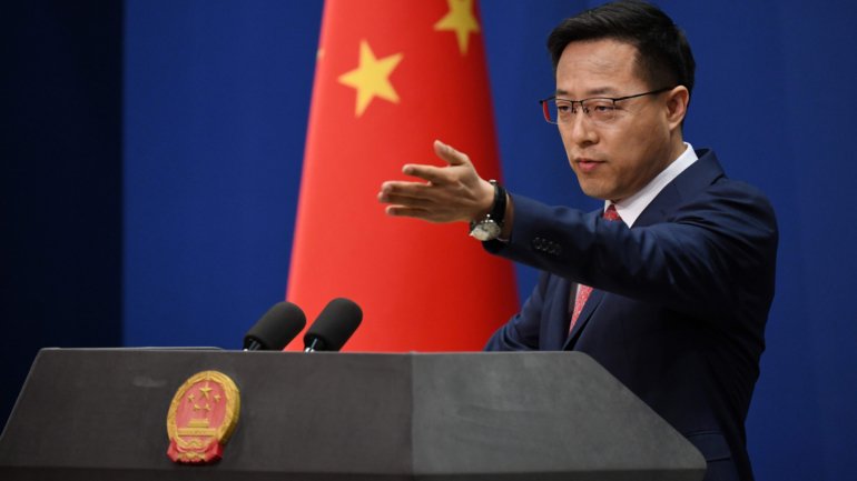 Em março, o comentário de Zhao levou o Departamento de Estado dos EUA a convocar o embaixador chinês no país, Cui Tiankai, deteriorando ainda mais as relações entre os dois países