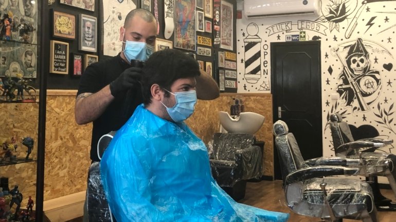 Francisco Rodrigues dos Santos aproveitou uma visita ao Porto e escolheu um barbeiro em Vila Nova de Gaia para cortar o cabelo