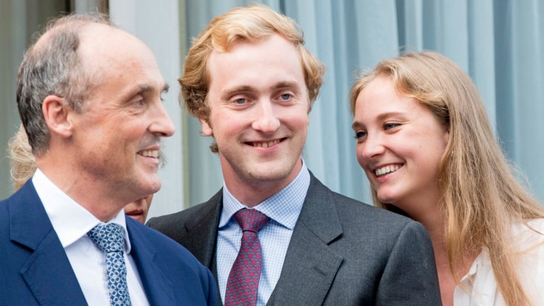 O príncipe Joaquim da Bélgica, ao meio da fotografia, tem 28 anos