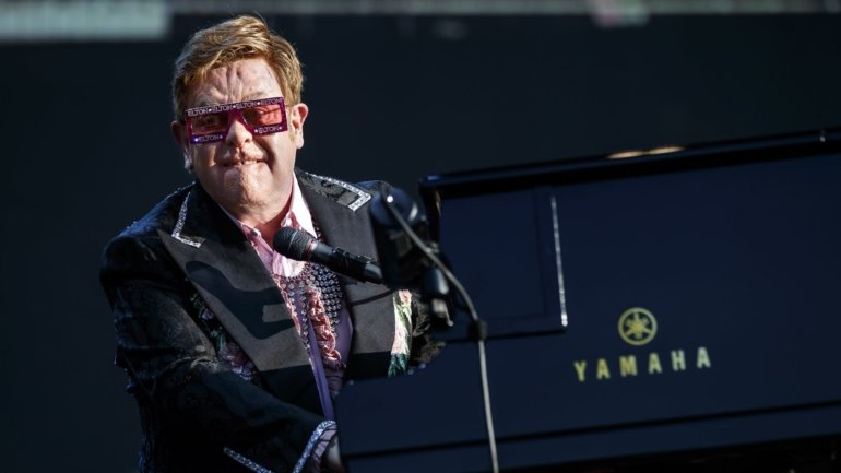 Com o cancelamento da digressão, Elton John perdeu à volta de 67 milhões de euros, valor que teria em receitas até ao final do ano