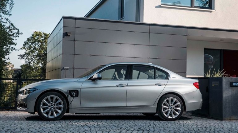 Só os eléctricos e, sobretudo, os híbridos plug-in impediram as vendas do Grupo BMW de cair de forma mais evidente
