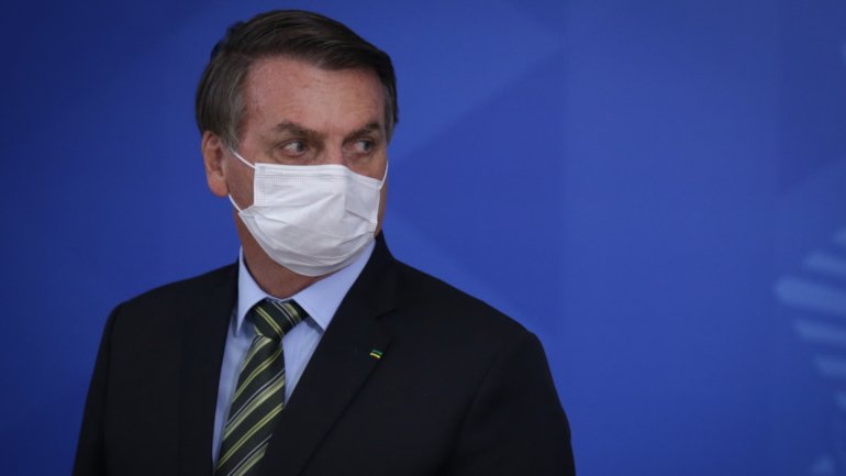 Várias contas de apoiantes de Bolsonaro estiveram envolvidas na difusão de notícias falsas durante as eleições presidenciais de 2018