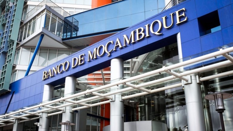 É a segunda vez consecutiva que o regulador recebe uma opinião adversa, depois de a auditora KPMG ter assumido a mesma posição em relação às contas de 2017, quando a Kuhanha adquiriu uma posição maioritária no Moza Banco, um dos principais bancos comerciais de Moçambique, previamente intervencionado