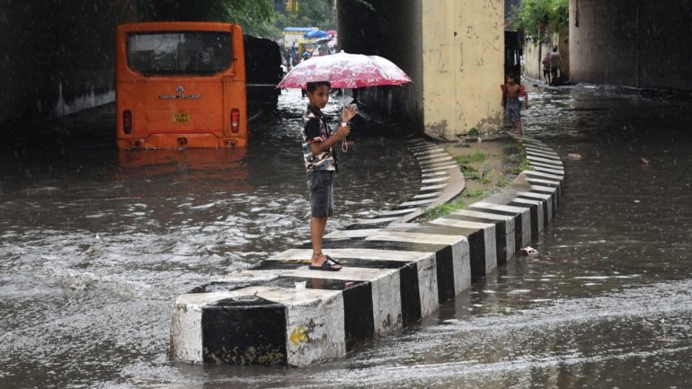 Em toda a Índia, as fortes chuvas mataram 847 pessoas nesta temporada, de acordo com o Ministério do Interior indiano