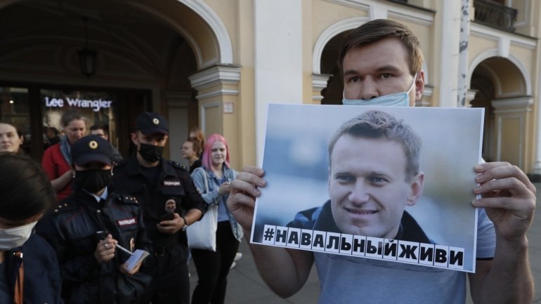 Os médicos russos diziam que Alexei Navalny não tinha sido envenenado