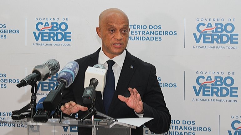 Luís Filipe Tavares, ministro dos Negócios Estrangeiros e Comunidades de Cabo Verde, acrescentou que alguns estudantes cabo-verdianos ainda permanecem também no Brasil