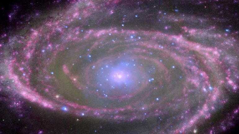 As galáxias espirais são caracterizadas por um disco onde estrelas, gás e poeira se distribuem num padrão característico de braços espirais torcidos e por uma zona central brilhante