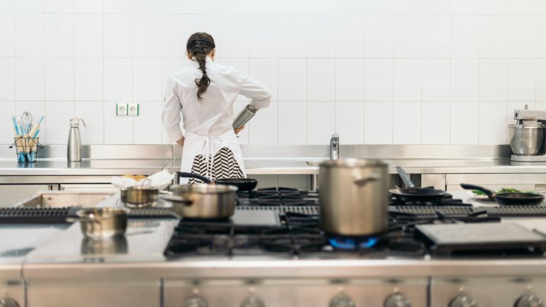 Estudos recentes mostram que apenas 35% dos lugares de chefia ou sub-chefia de cozinha são ocupados por mulheres