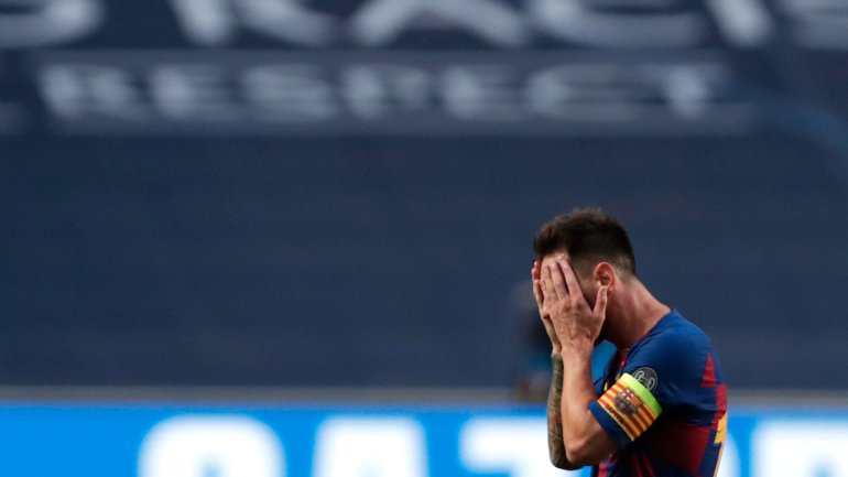 Lionel Messi fez o último jogo com o Barcelona nos quartos da Champions frente ao Bayern na Luz e não mais voltou a jogar, treinar ou falar publicamente
