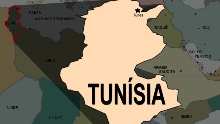 Um elemento da Guarda Nacional da Tunísia morreu este domingo na sequência de um ataque &quot;terrorista&quot;