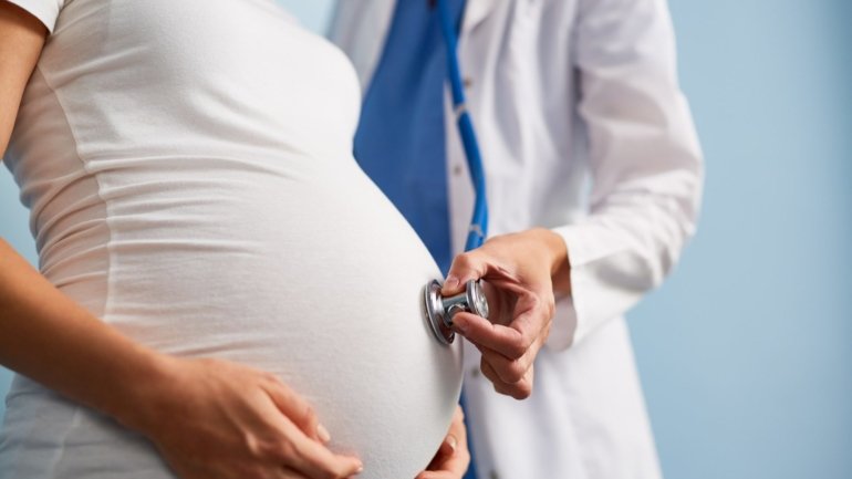 A Iniciativa Liberal refere que &quot;a compreensão dos impactos da Covid-19 na gravidez, recém-nascido e lactente são fulcrais na tomada de decisões relativamente aos direitos das grávidas&quot;