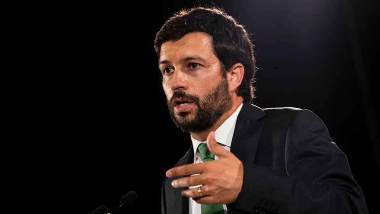 Escolha do PCP para concorrer à eleições presidenciais recaiu no eurodeputado João Ferreira.