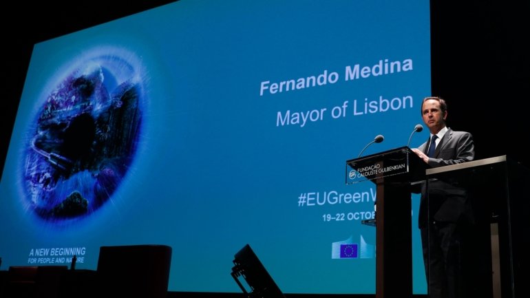 O presidente da Câmara de Lisboa destacou também a importância de áreas como os transportes, habitação e espaços verdes.