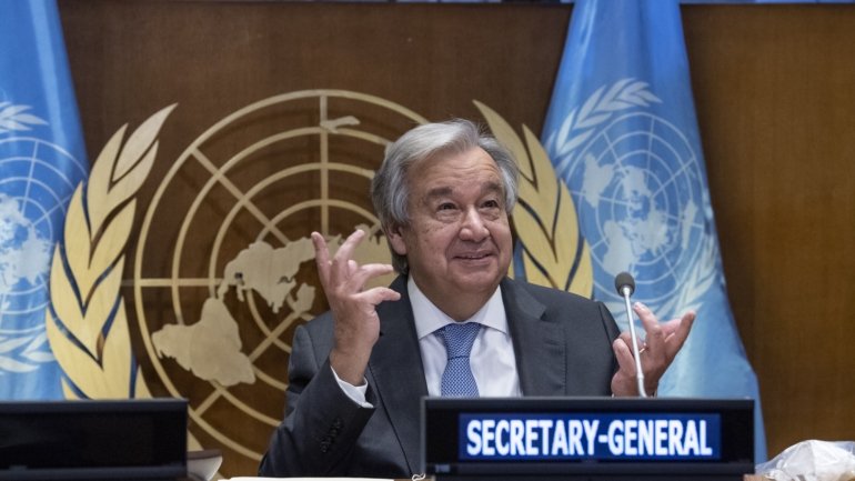 António Guterres manifestou-se triste &quot;com a perda de vidas e a destruição de bens&quot;