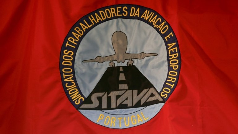 O Sindicato dos Trabalhadores da Aviação e Aeroportos (SITAVA) vai reunir-se esta quinta-feira com a Portway