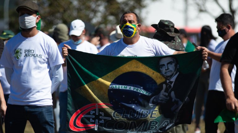 Manifestantes pró-armas reuniram-se em Brasília, a 9 de julho deste ano, em defesa da flexibilização do porte e posse de armas de fogo