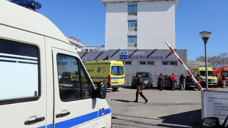 No Hospital do Espírito Santo estão internadas 16 pessoas com o novo coronavírus, 12 em enfermaria e quatro nos cuidados intensivos