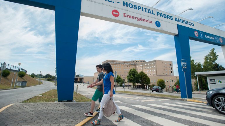 O Hospital de Penafiel garante que já foram contratados 150 profissionais de saúde, mas que o número deverá aumentar face à procura elevada dos últimos dias