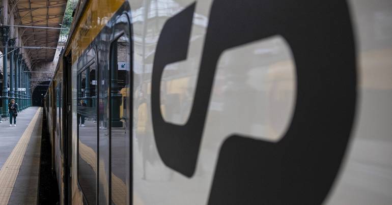 Sete jovens acusados de agredir homem na estação de Paredes