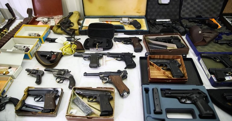 Ministério Público acusa 10 pessoas de tráfico e mediação de armas em Alijó - Vimarsana News