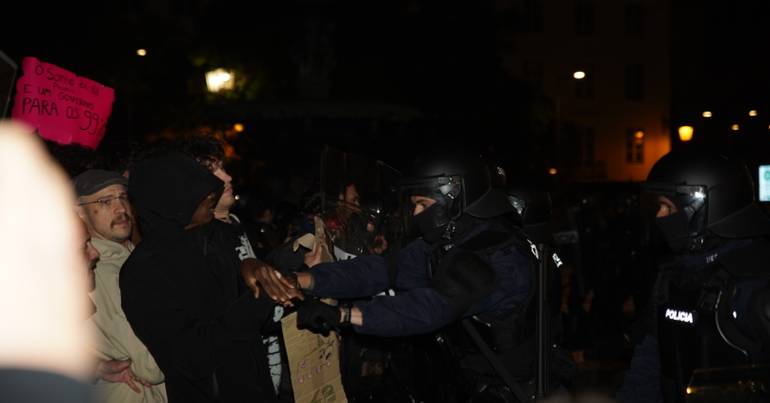 Lisboa. As imagens da noite em que a polícia avançou
