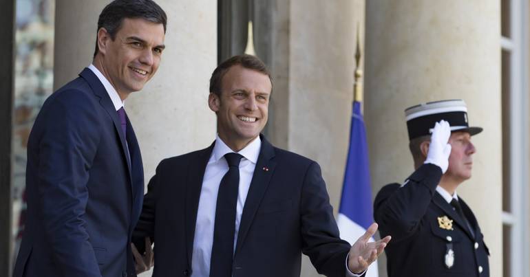 PP cria embaraço a Sánchez durante visita de Macron a Madrid