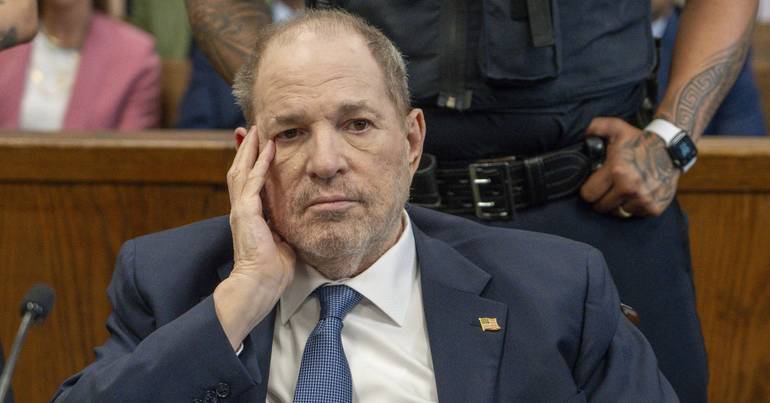 Produtor Harvey Weinstein condenado a 15 anos de prisão