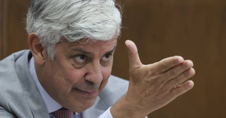 Centeno avisa que Estado poderá ter de cortar 12 mil milhões