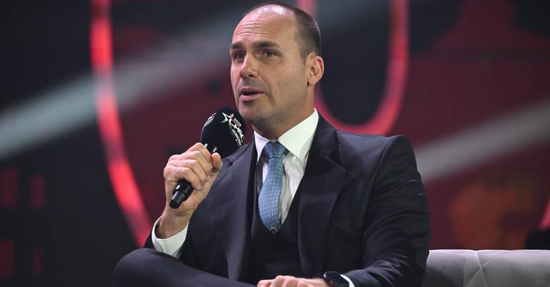 Eduardo Bolsonaro condenado por difamação contra deputada