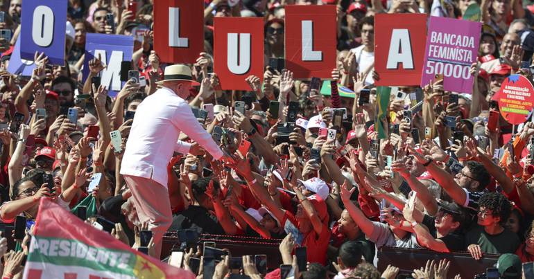 Lula inicia campanha com discurso sobre segurança e soberania